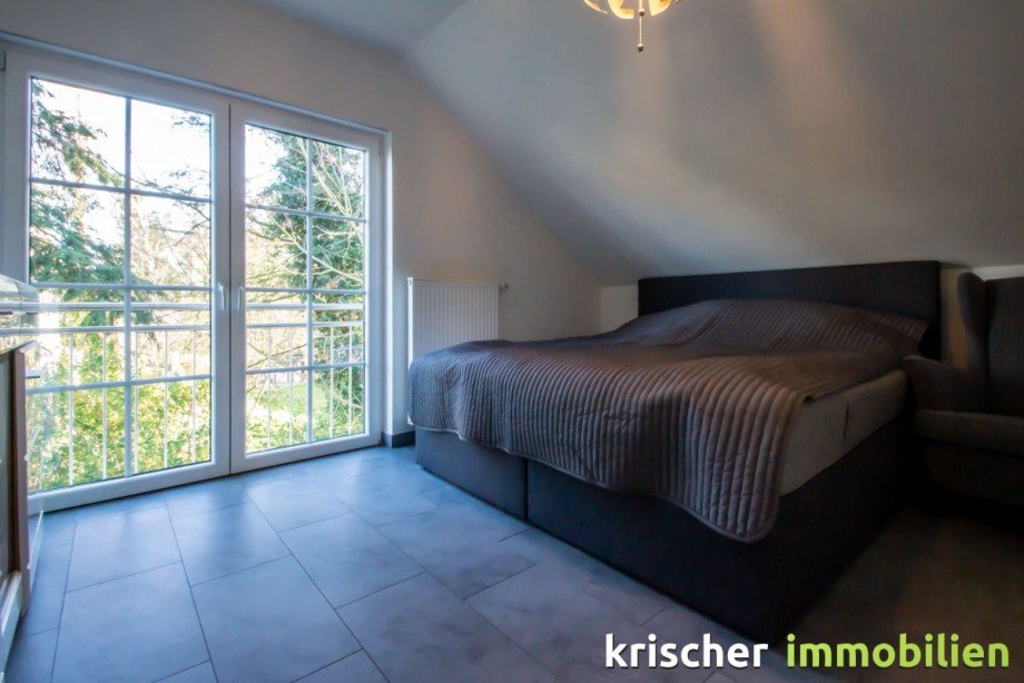 Schlafzimmer Doppelhaush�lfte Ratingen
