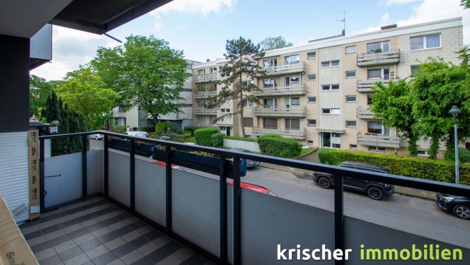 Balkon Strassenseite Wohnung D�sseldorf