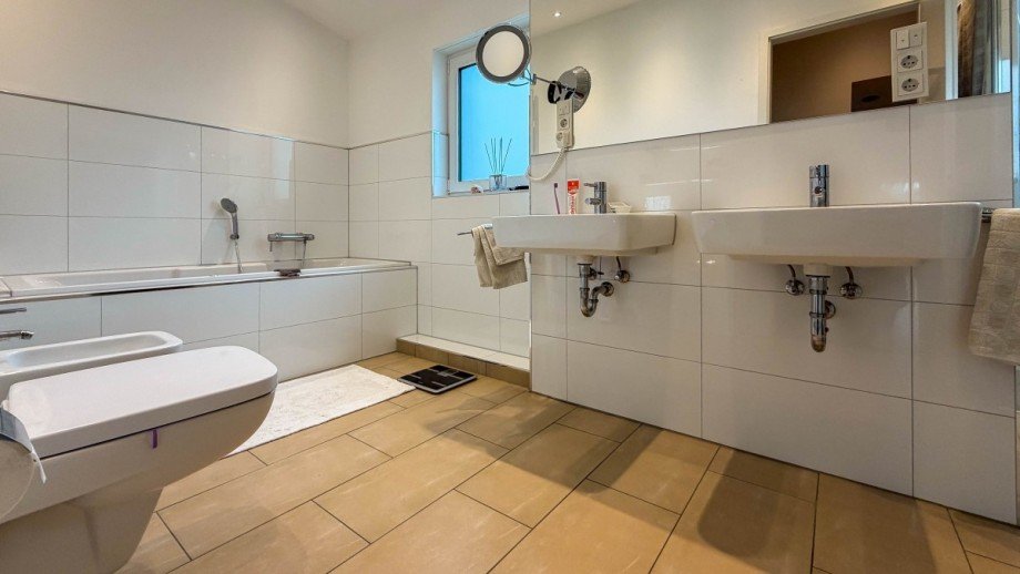 gro�es Bad Penthousewohnung D�sseldorf