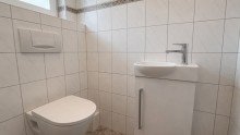 G�ste WC Ihr neues Zuhause in Hilden - gepflegtes Familienhaus mit viel Platz auf vier Ebenen