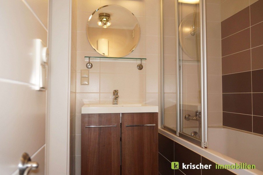 Badezimmer 2OG / DG Mehrfamilienhaus D�sseldorf